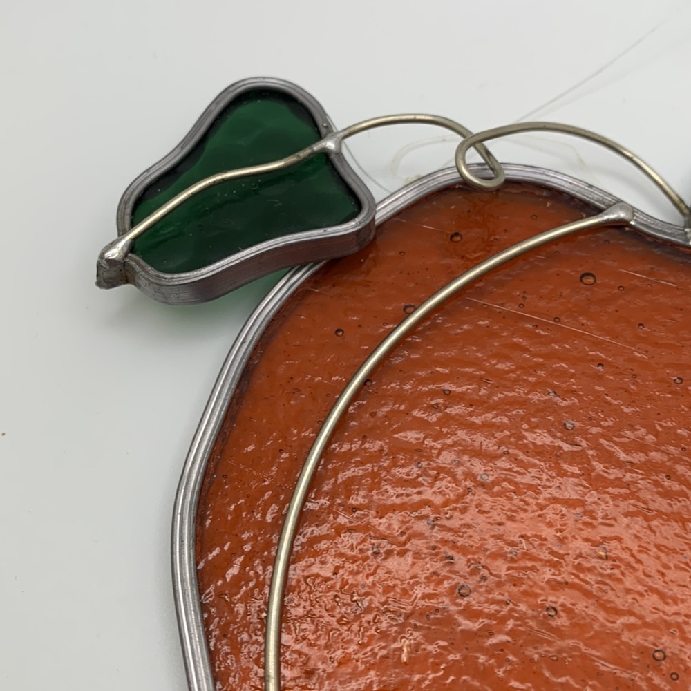 VTG stained glass pumpkin sun catcher with green leaves. Thanksgiving - Picture 5 of 9